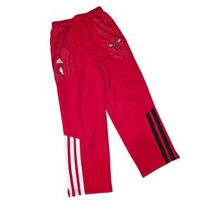 Adidas, Chicago Bulls red sweat pants youth sz M